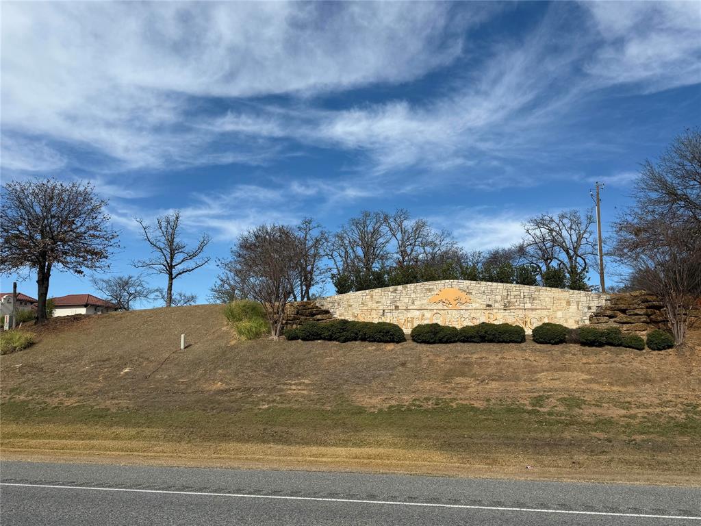 2 Summit Oaks Circle Denison, TX 75020 - Photo 4 of 16