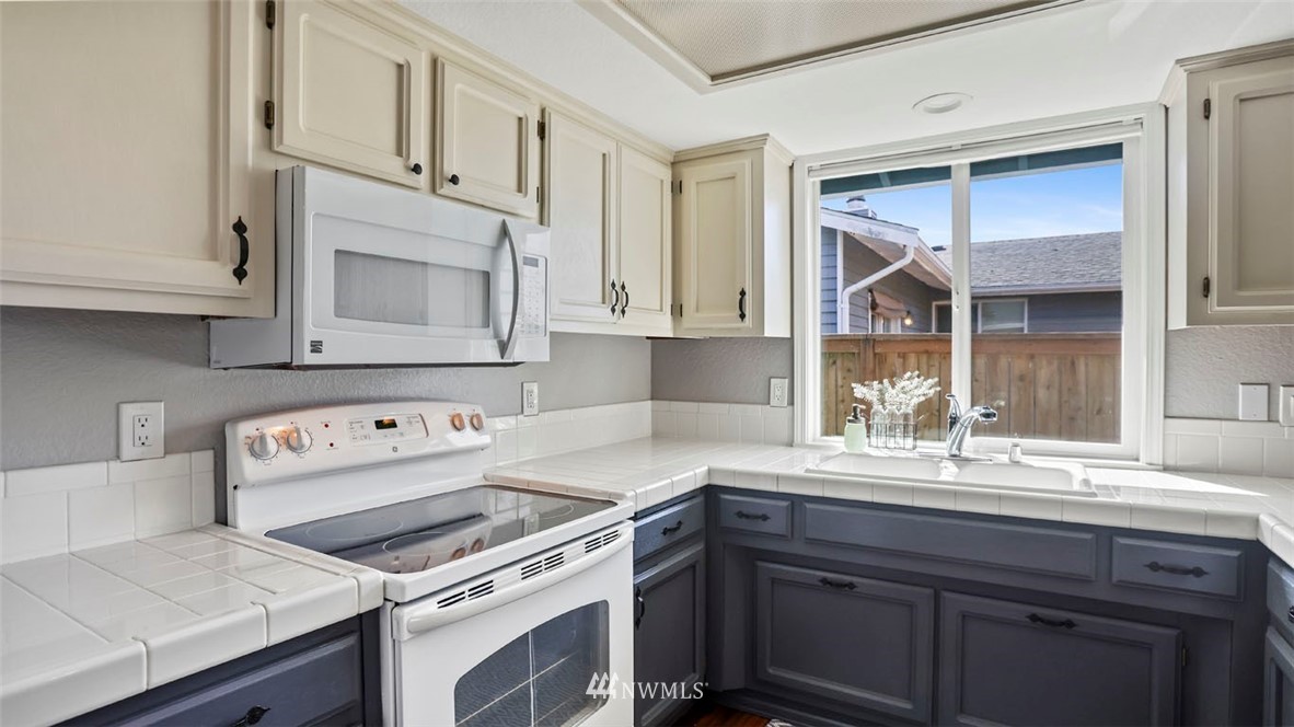 1224 225th Place Southwest Bothell, WA 98021 - Photo 13 of 30