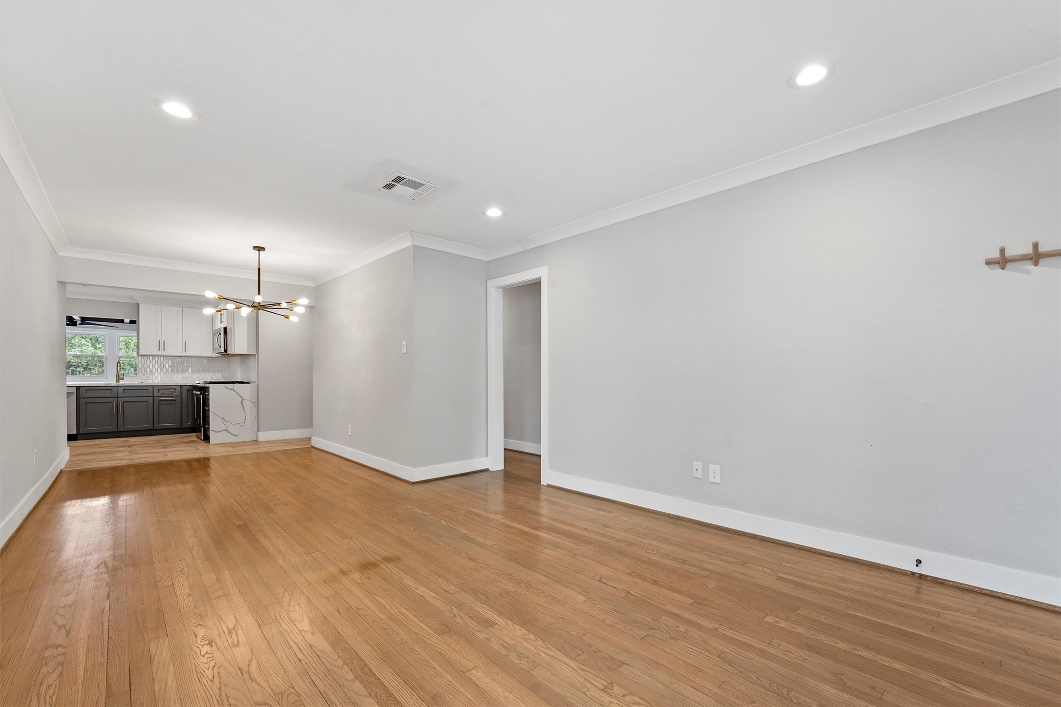 4614 Carleen Road Houston, TX 77092 - Photo 2 of 30 Gallery Image 2