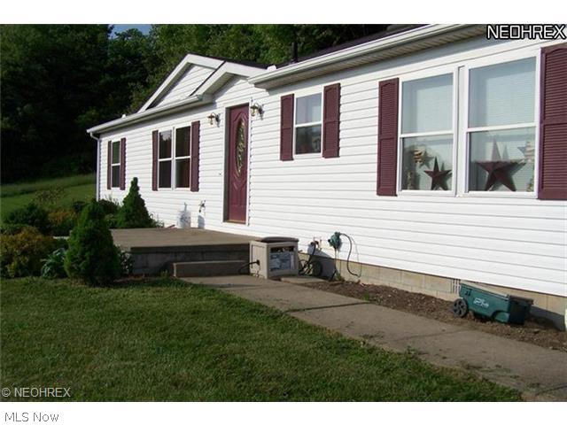 27032 Weaver Road East Rochester, OH 44625 - Photo 1 of 19