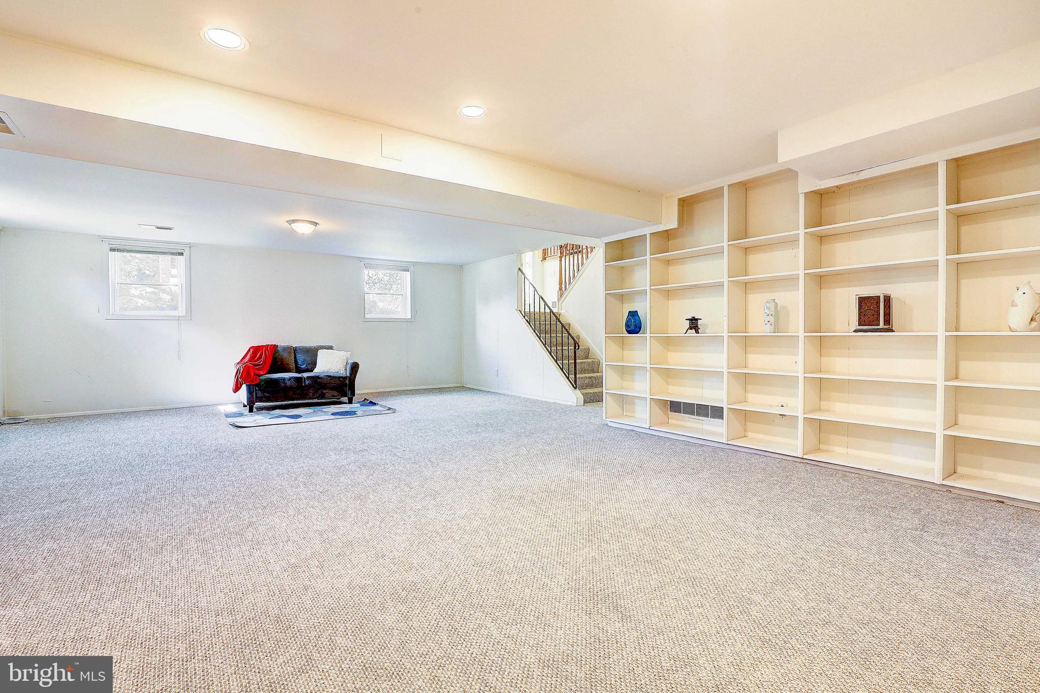 3905 Roxanne Road Randallstown, MD 21133 - Photo 26 of 38 Built-ins for your books or collectibles