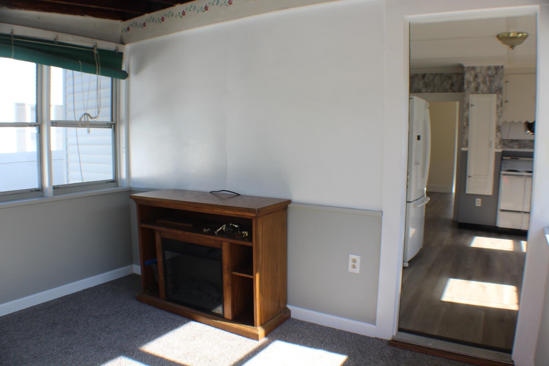 21 Silver Street Rochester, NH 03867 - Photo 16 of 18