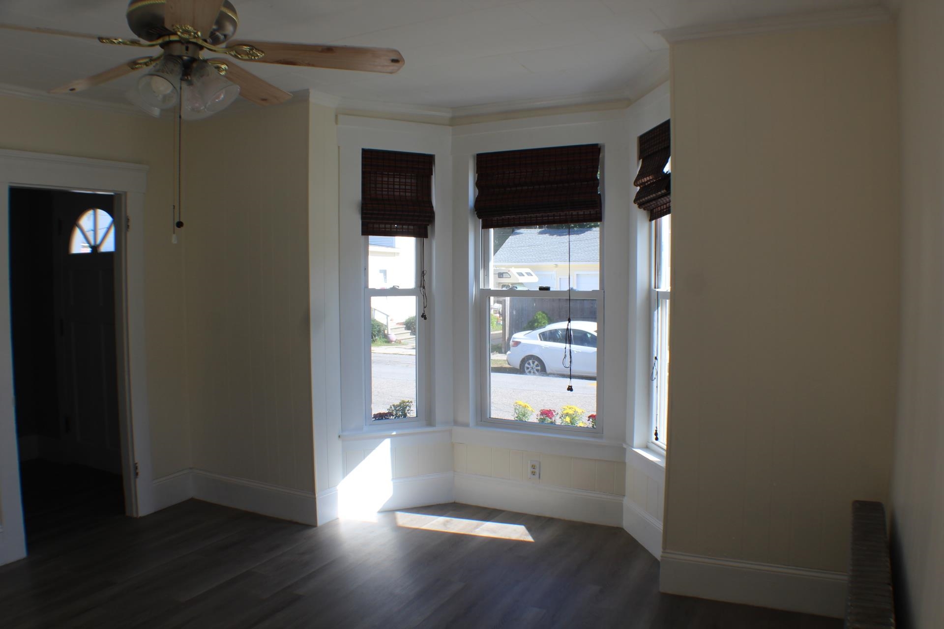 21 Silver Street Rochester, NH 03867 - Photo 3 of 18