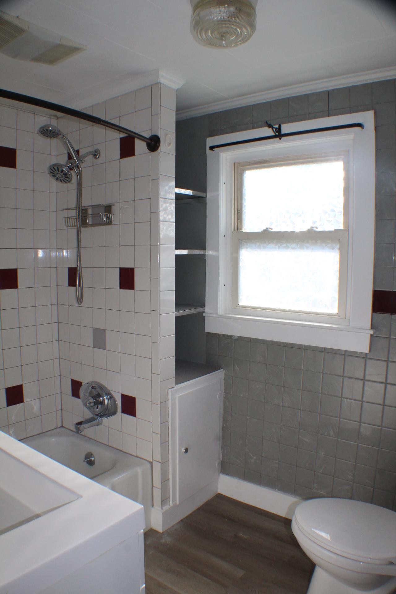 21 Silver Street Rochester, NH 03867 - Photo 10 of 18