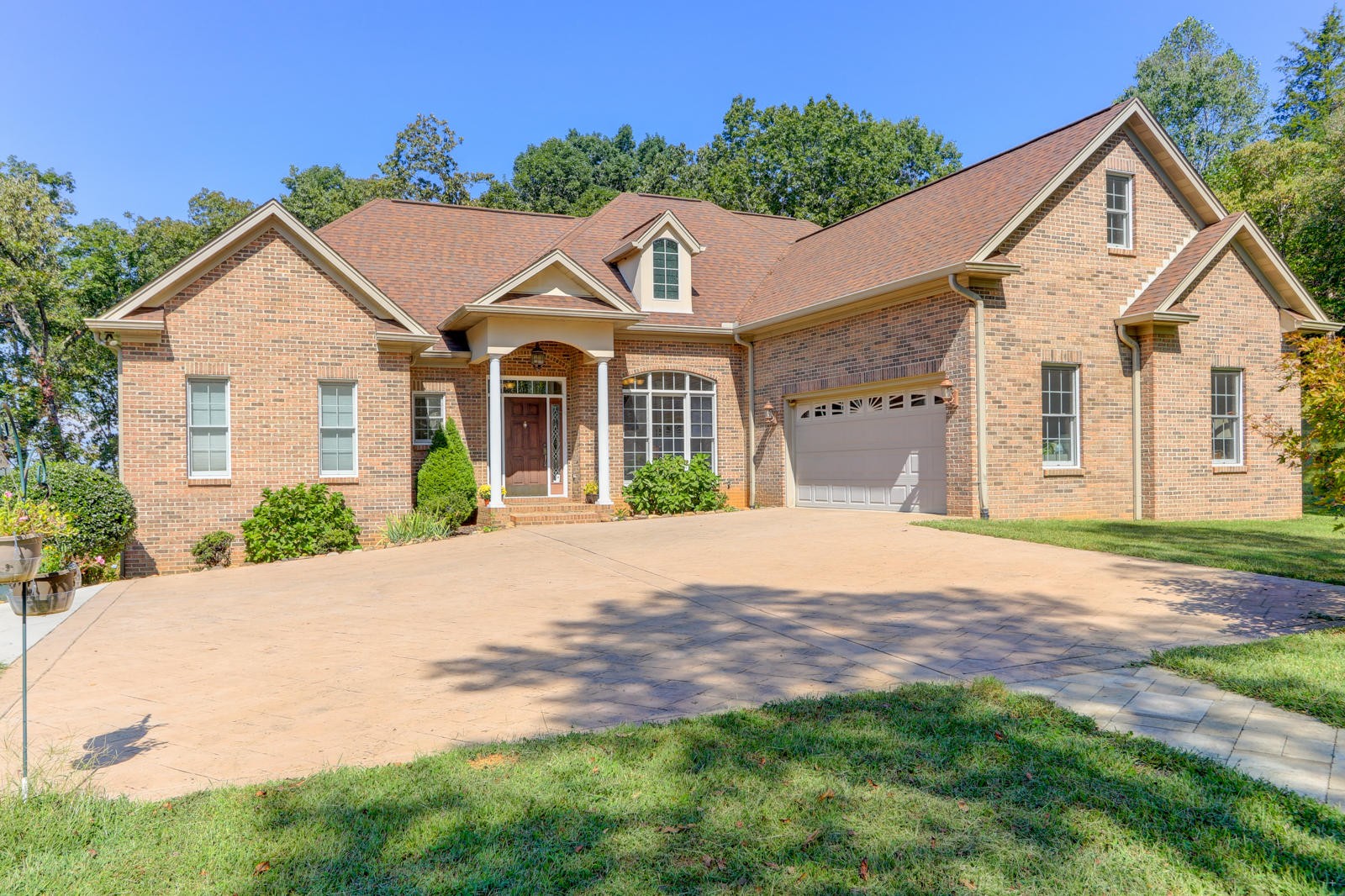 2300 Matlock Bend Road Loudon, TN 37774 - Photo 1 of 39 a front view of a house with a yard