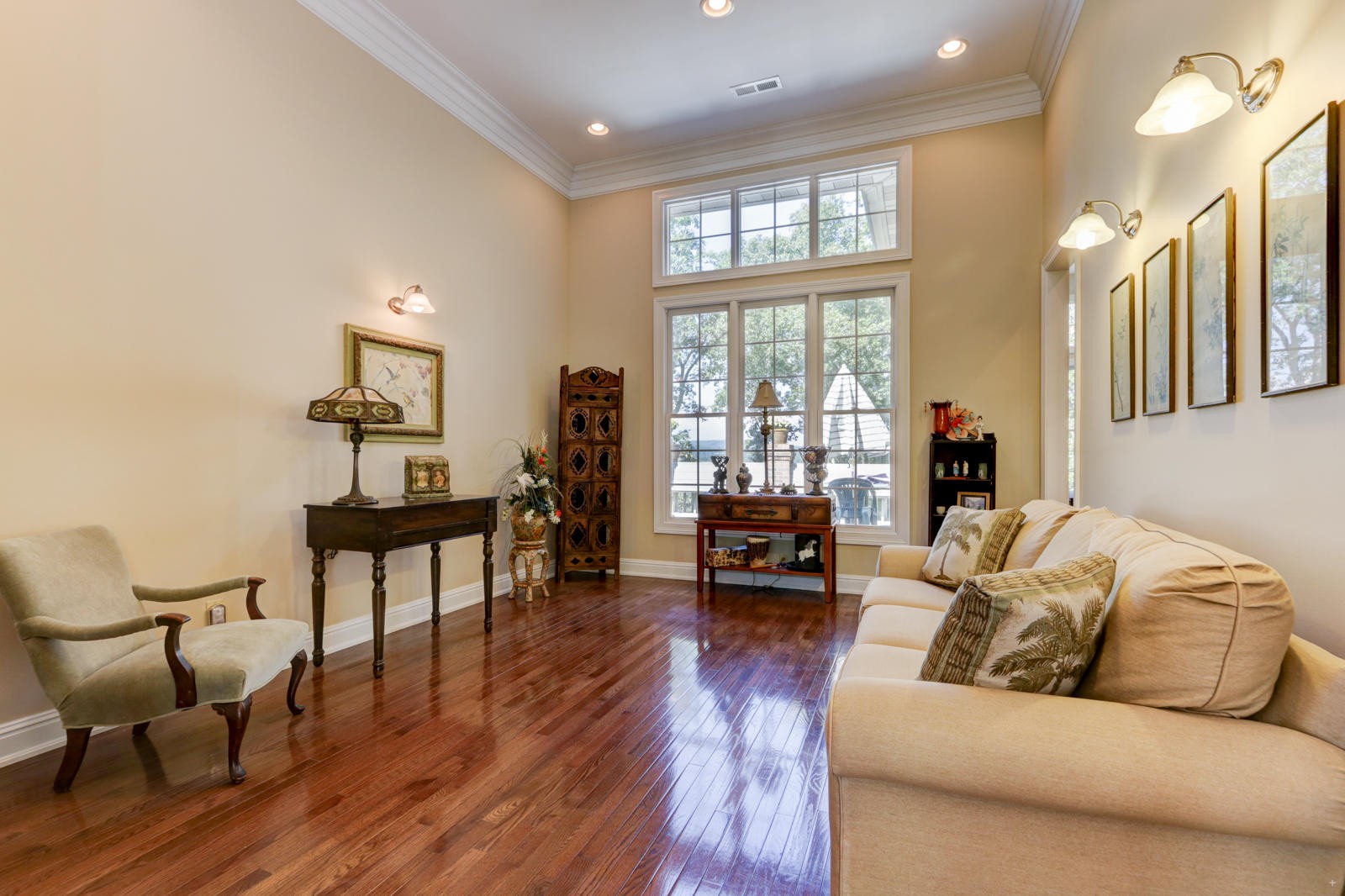 2300 Matlock Bend Road Loudon, TN 37774 - Photo 7 of 39 a living room with furniture and a window