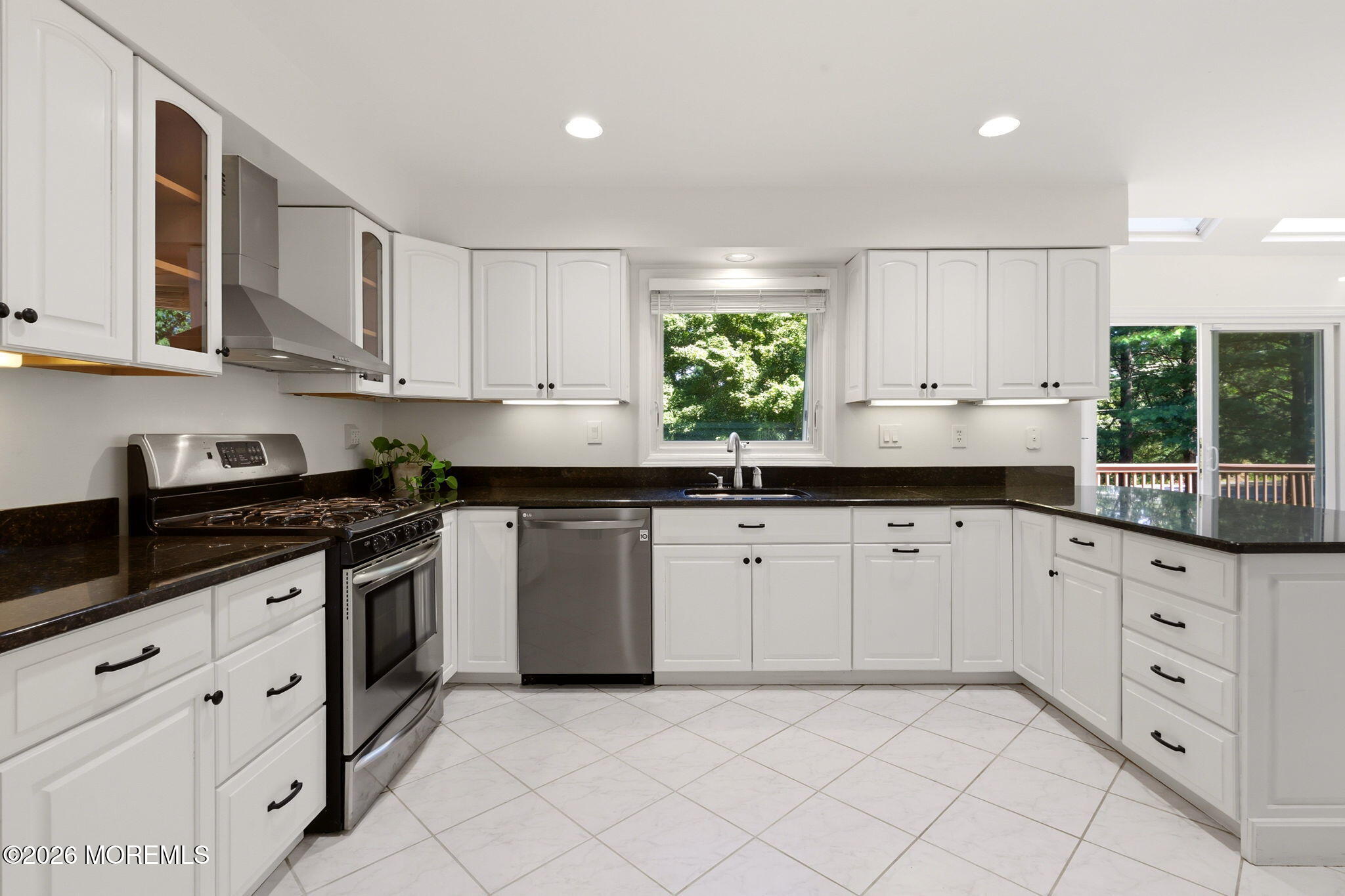 38 Knob Hill Road Morganville, NJ 07751 - Photo 11 of 30 010