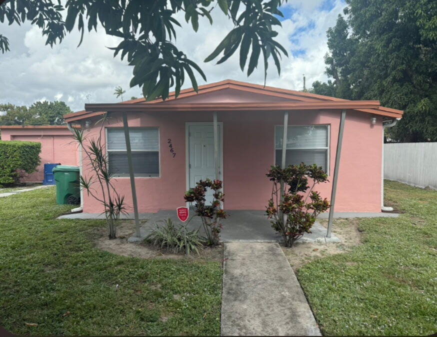2467 Northwest 90th Street Miami, FL 33147 - Photo 2 of 14 11735