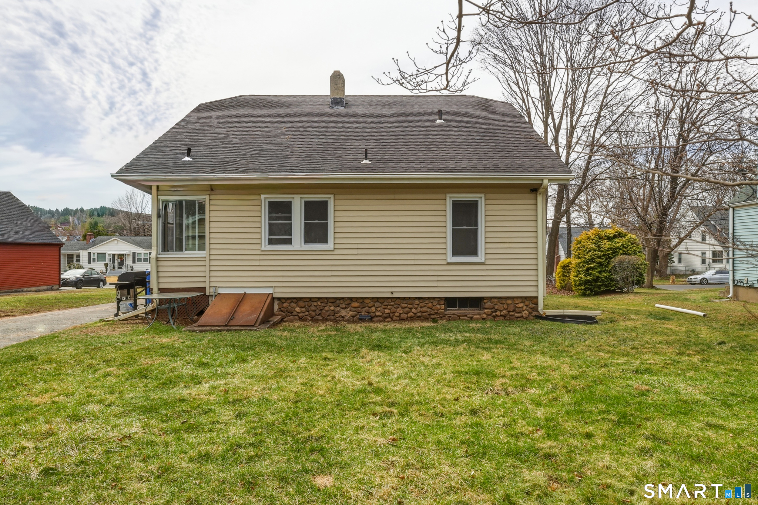175 Amherst Street New Britain, CT 06053 - Photo 6 of 36