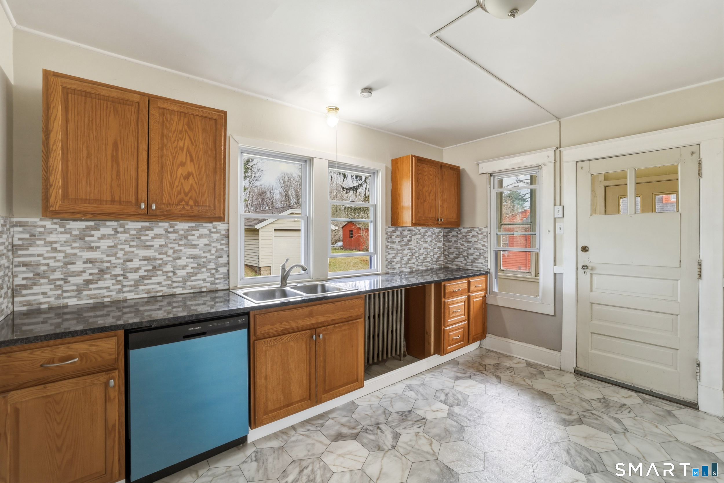 175 Amherst Street New Britain, CT 06053 - Photo 8 of 36