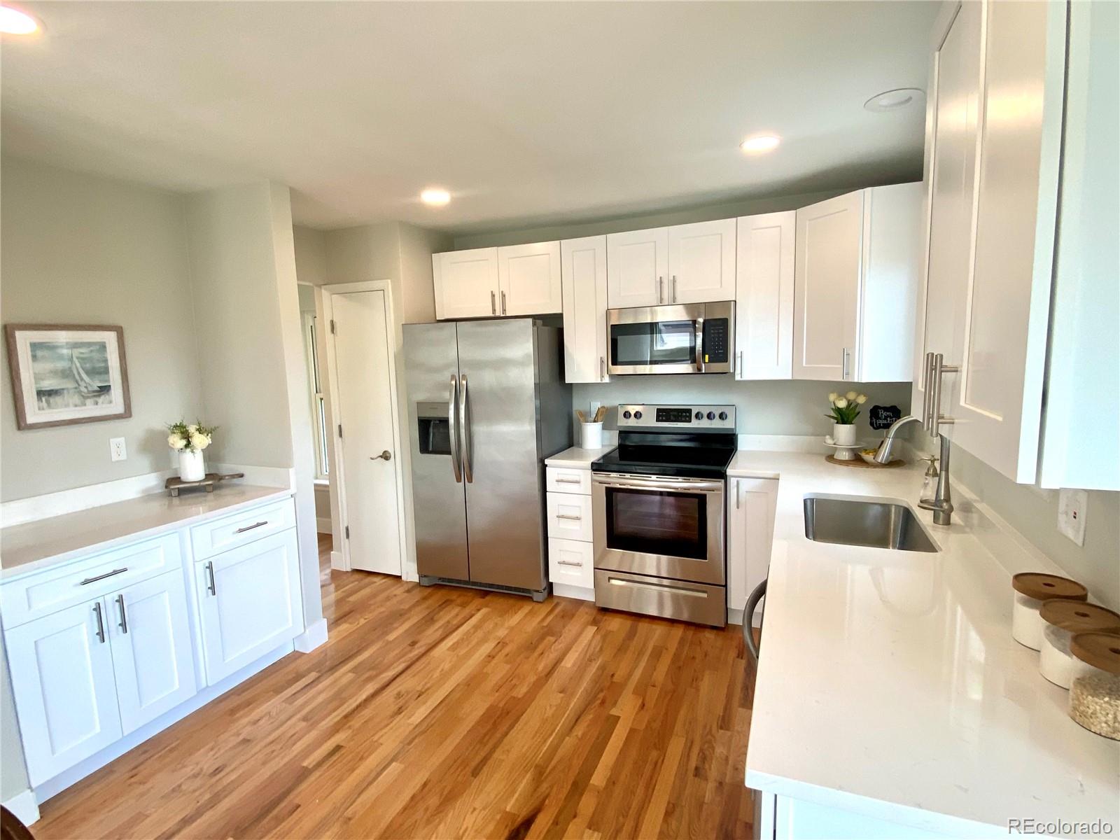 8298 South Reed Way Littleton, CO 80128 - Photo 7 of 39 Gallery Image 7