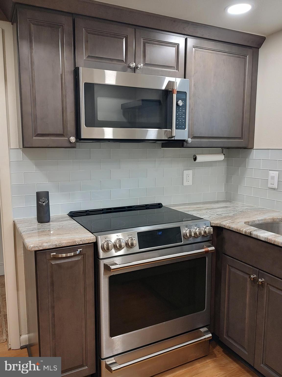3576 Chiswick Court, Unit 342C Silver Spring, MD 20906 - Photo 4 of 16 Smooth top cooking