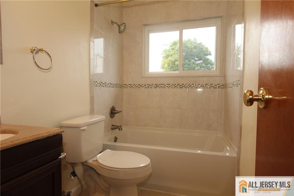 39 Stony Road Edison, NJ 08817 - Photo 11 of 15