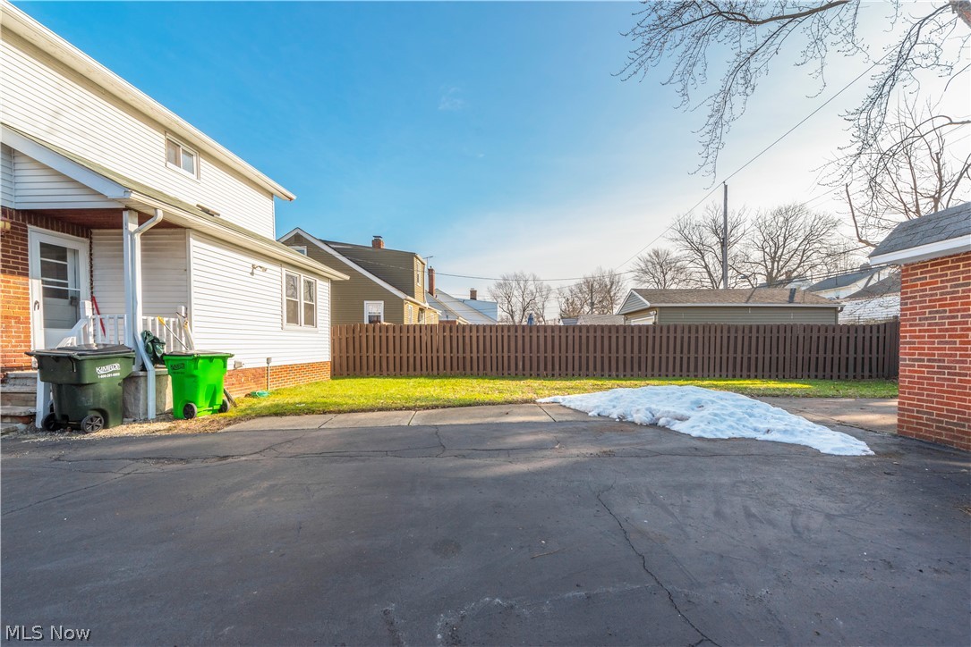 4482 Laurel Road Cleveland, OH 44121 - Photo 23 of 28