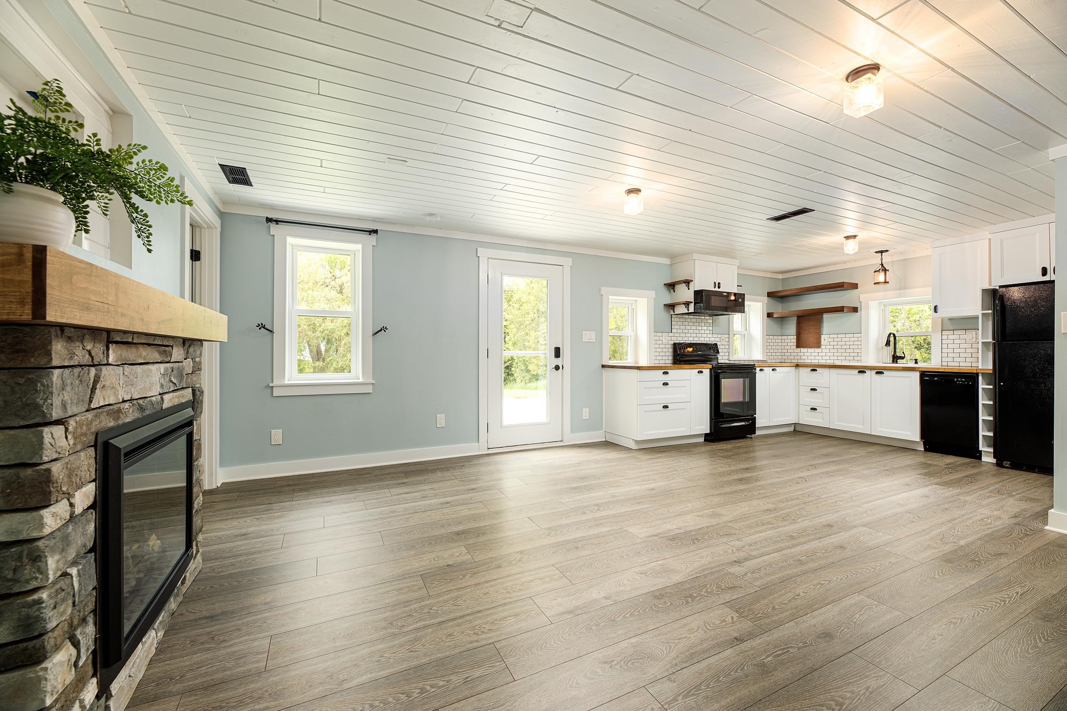 7018 Cedar Run Road Traverse City, MI 49684 - Photo 5 of 39 Gallery Image 5