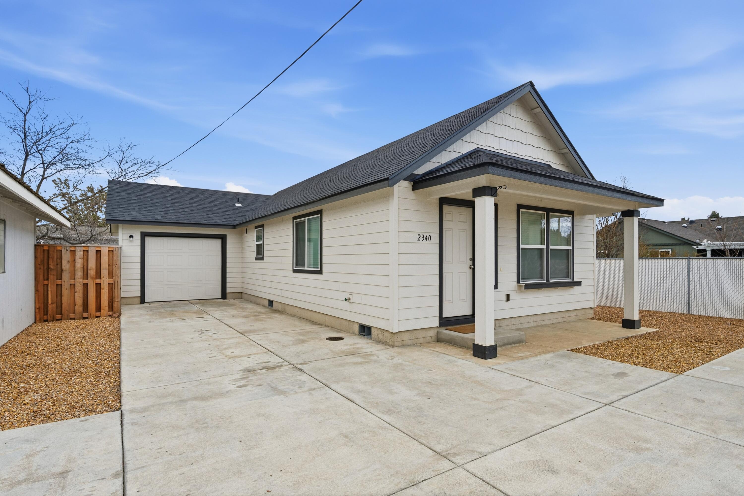 1915 Southwest 23rd Street Redmond, OR 97756 - Photo 5 of 22