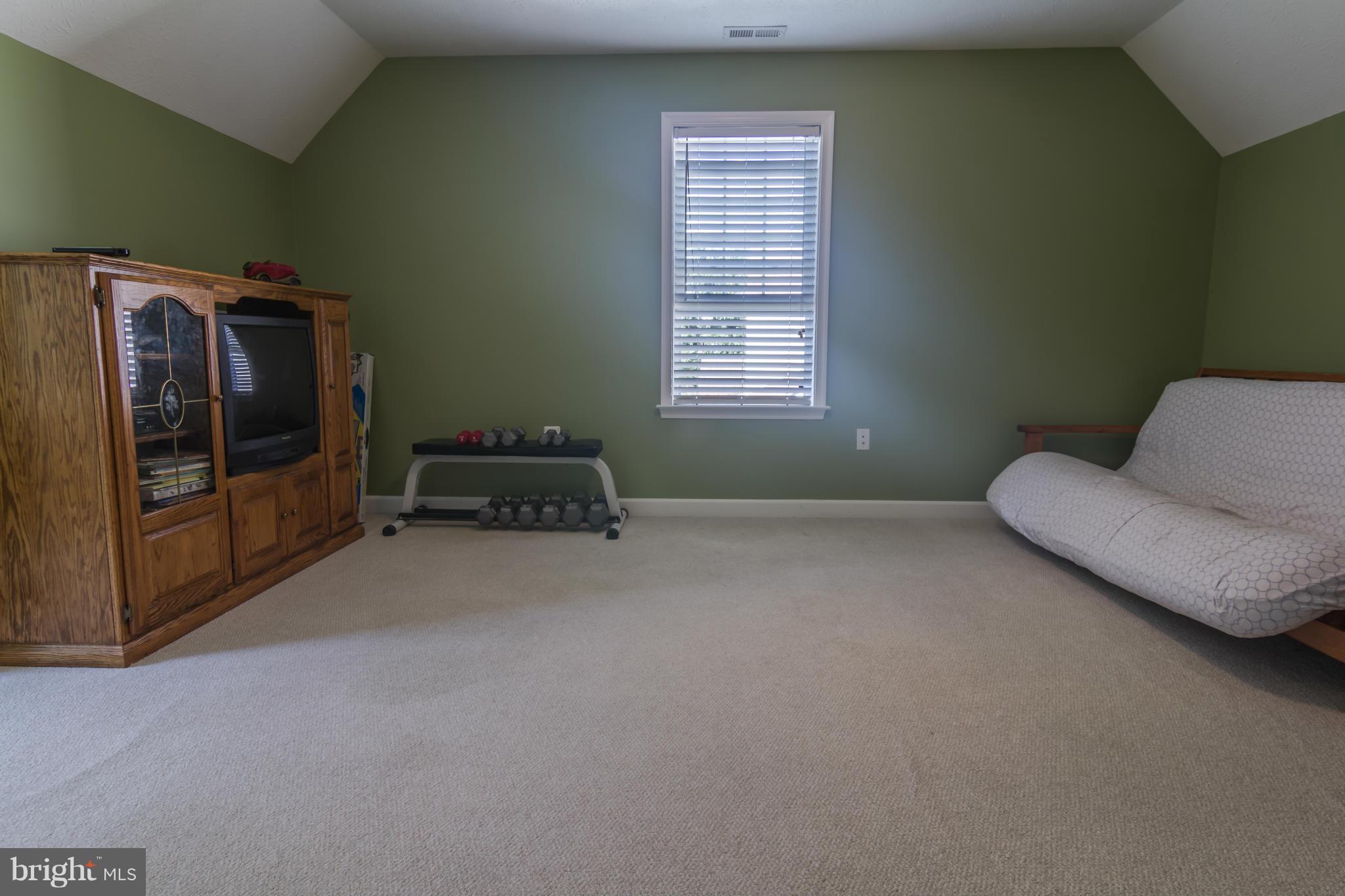 122 Asbury Road Winchester, VA 22602 - Photo 22 of 30 Bedroom 4