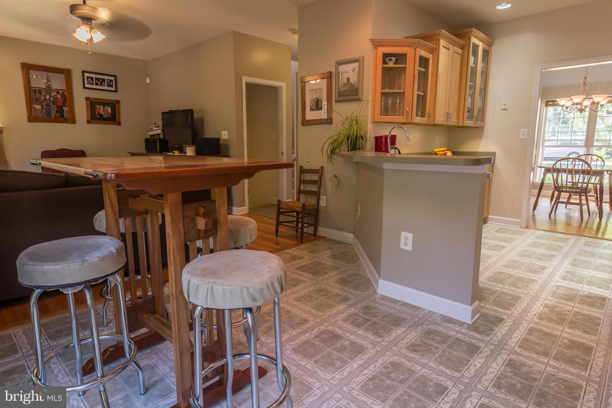 122 Asbury Road Winchester, VA 22602 - Photo 8 of 30 Breakfast area