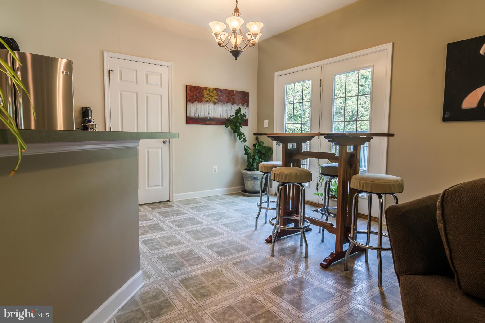 122 Asbury Road Winchester, VA 22602 - Photo 9 of 30 Breakfast area