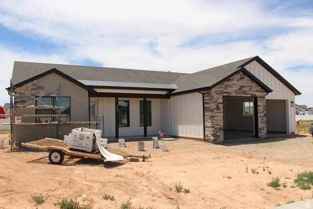 4933 North Remington Enoch, UT 84721 - Photo 3 of 29