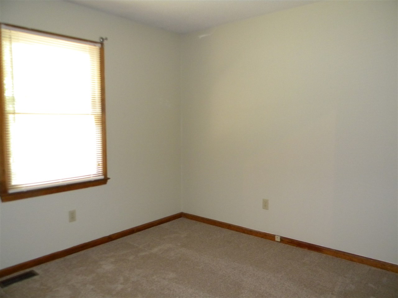 142 State Rd S-11-550 Gaffney, SC 29341 - Photo 5 of 10 Gallery Image 5