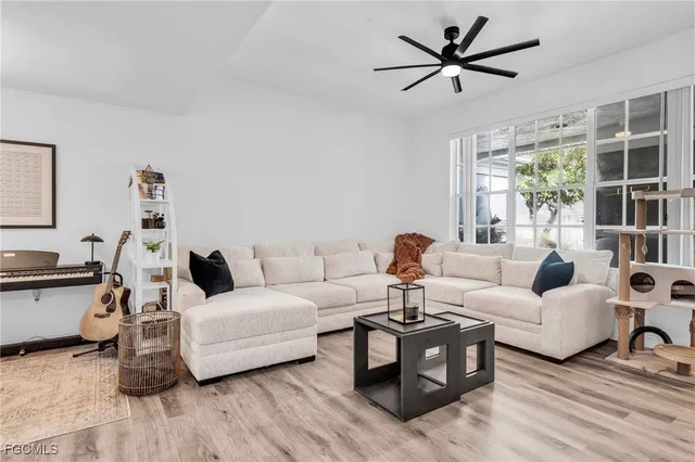 $2,000 | 3825 Schoolhouse Road East, Unit 5, Fort Myers, FL 33916