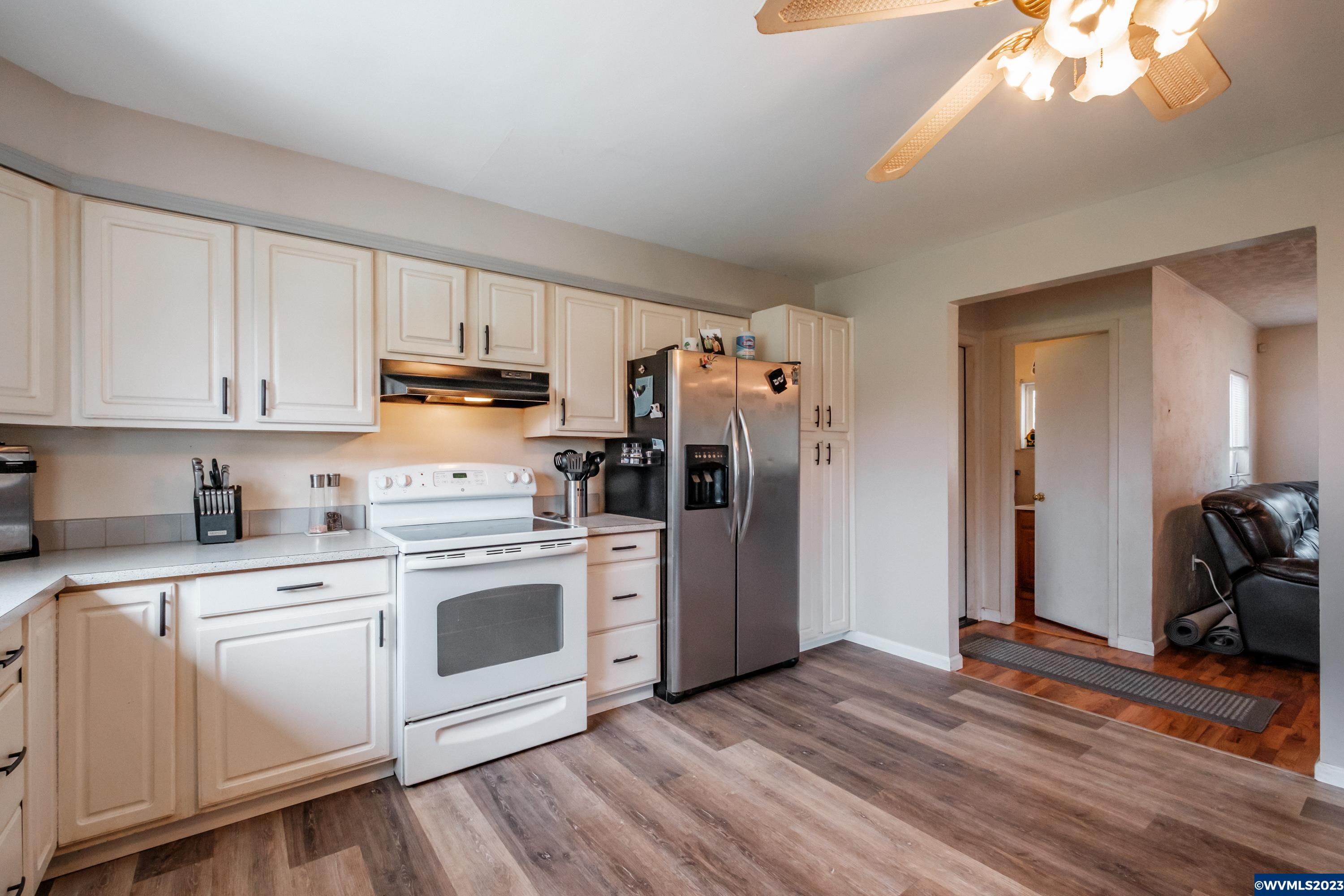 31818 Stoltz Hill Road Lebanon, OR 97355 - Photo 12 of 42 Gallery Image 12