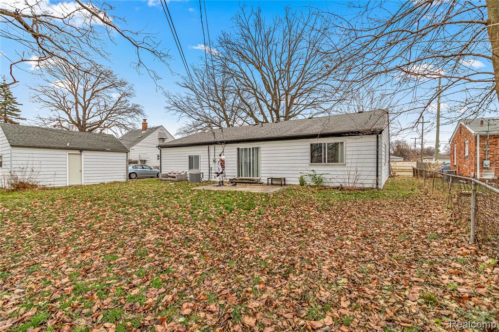6429 North Beech Daly Road Dearborn Heights, MI 48127 - Photo 31 of 33