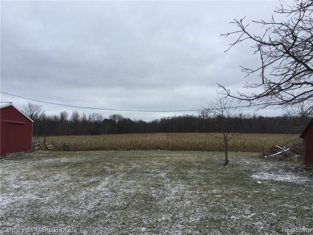 12438 Hill Road Goodrich, MI 48438 - Photo 17 of 27 CB63F5C9-37F9-4B75-A203-E0DB24A84D6D.jpeg