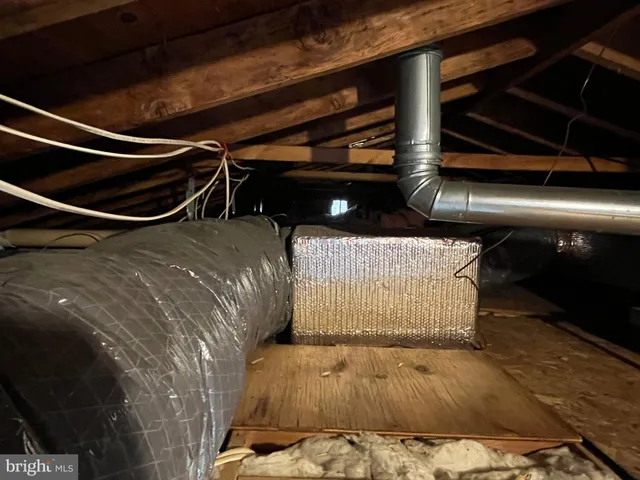 a view of utility room