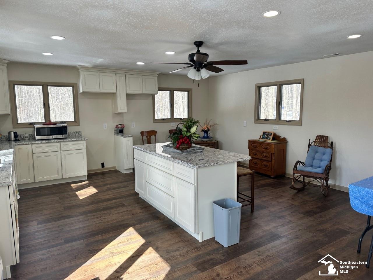 11833 Kruse Road Petersburg, MI 49270 - Photo 5 of 39