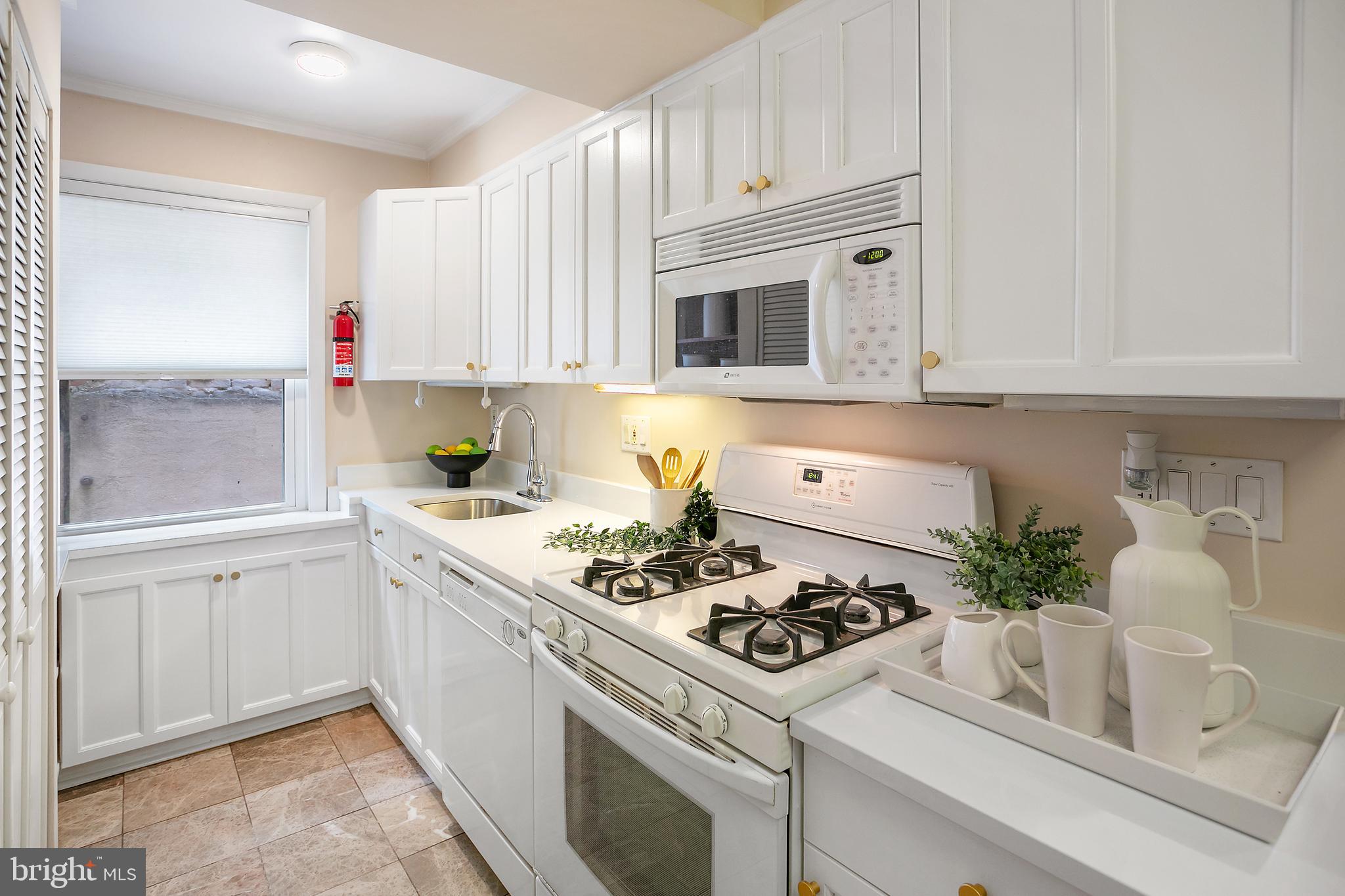 469 Ridge Street Northwest, Unit 1 Washington, DC 20001 - Photo 7 of 20