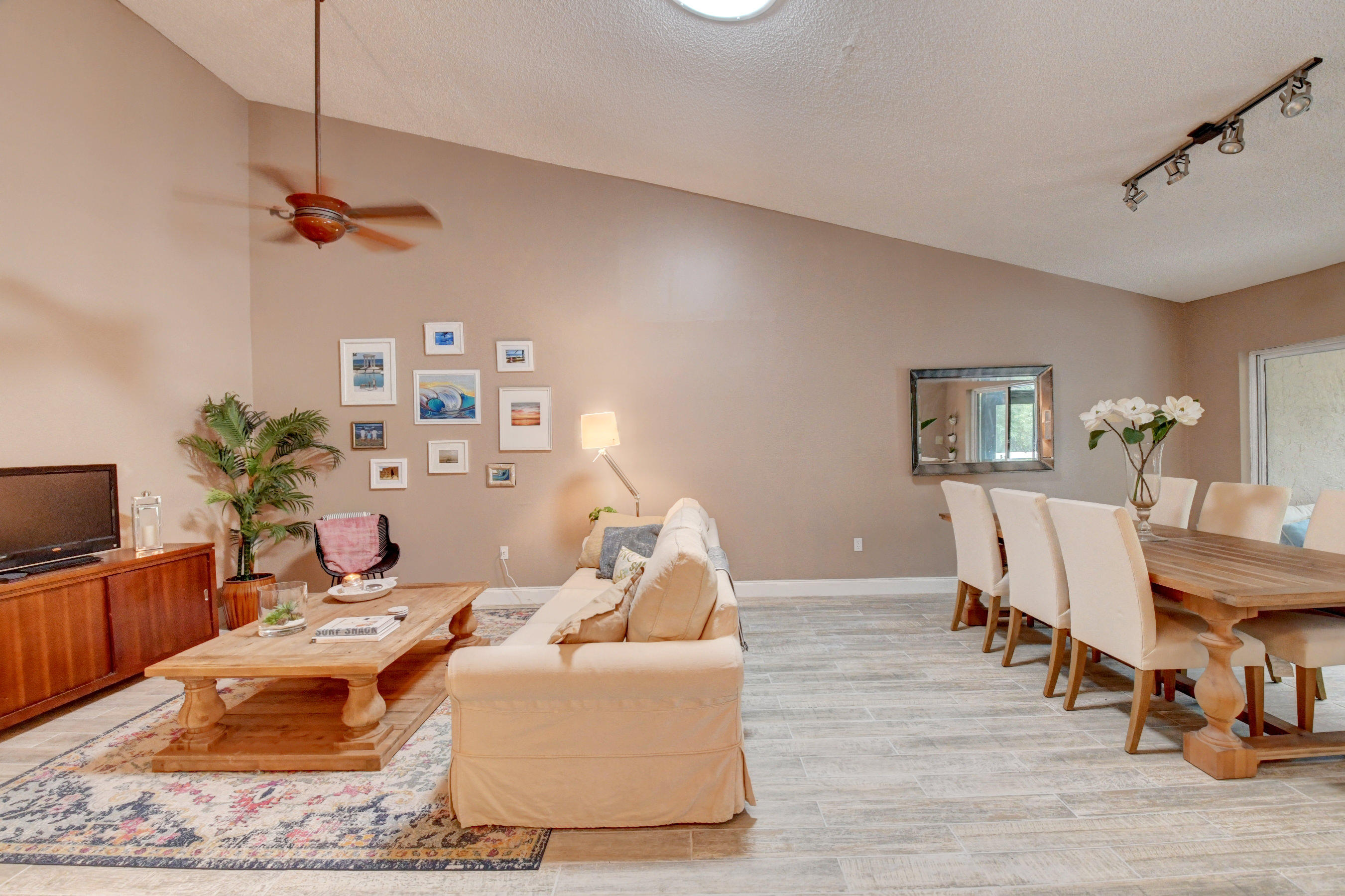 2892 Southwest 6th Street Delray Beach, FL 33445 - Photo 4 of 36 DSC_7428_29_30_31_32