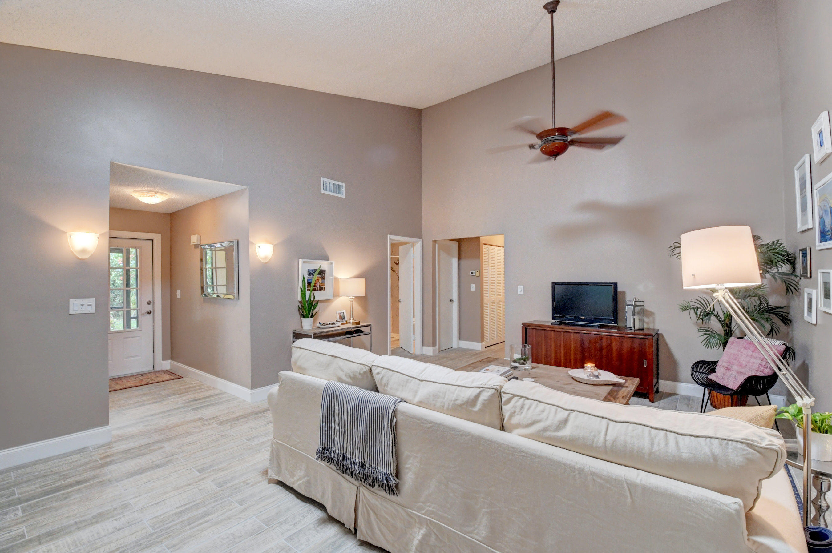 2892 Southwest 6th Street Delray Beach, FL 33445 - Photo 9 of 36 DSC_7463_4_5_6_7