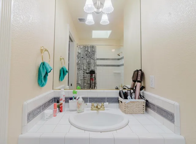 $950,000 | 2296 Sailsbury Drive, El Dorado Hills, CA 95762