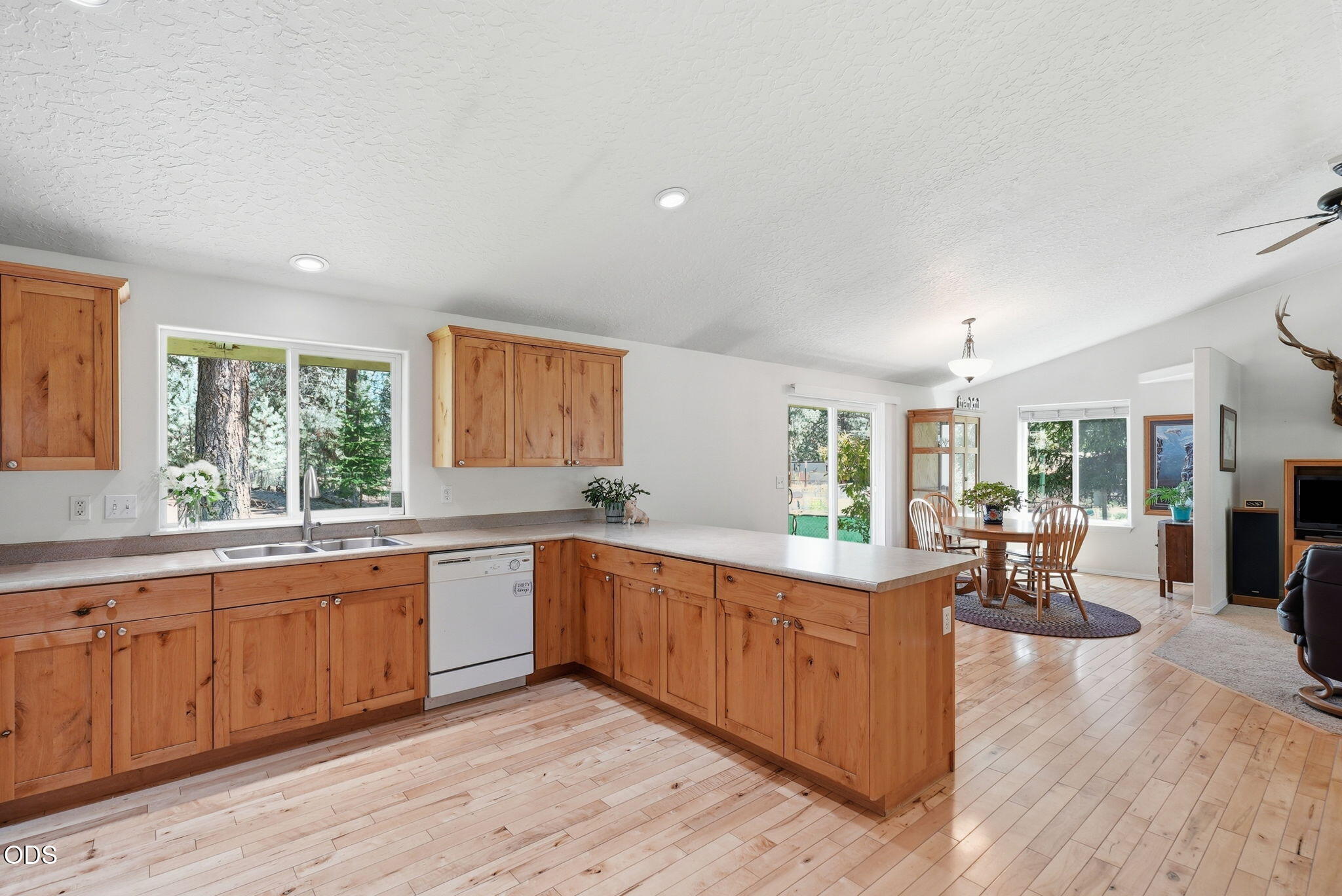 19184 Baker Road Bend, OR 97702 - Photo 12 of 57