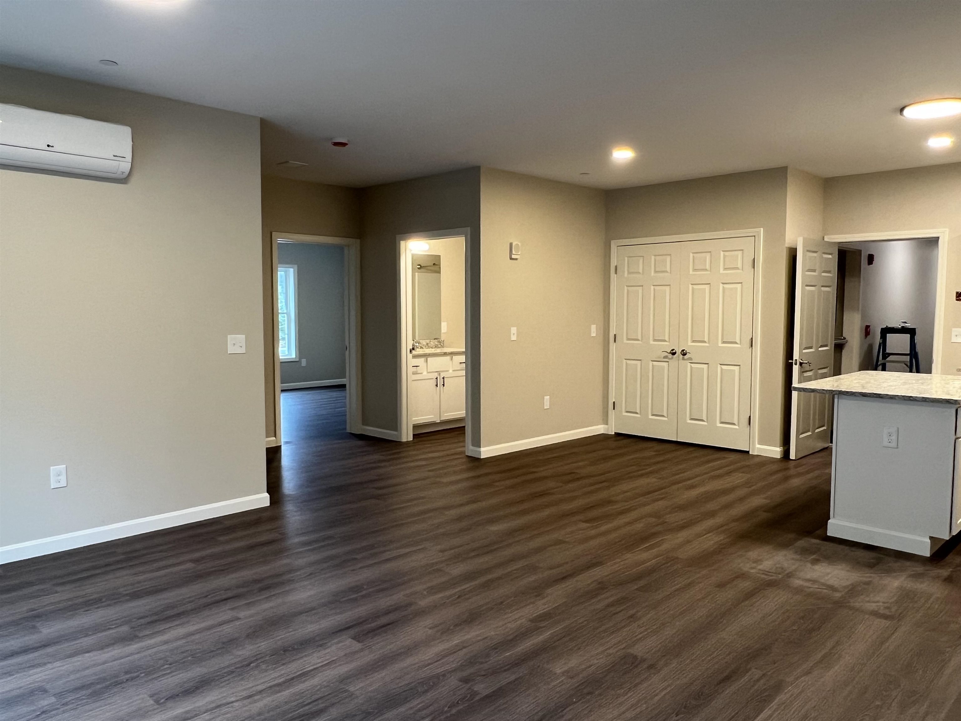 217 Rockingham Road, Unit 205 Londonderry, NH 03053 - Photo 2 of 12