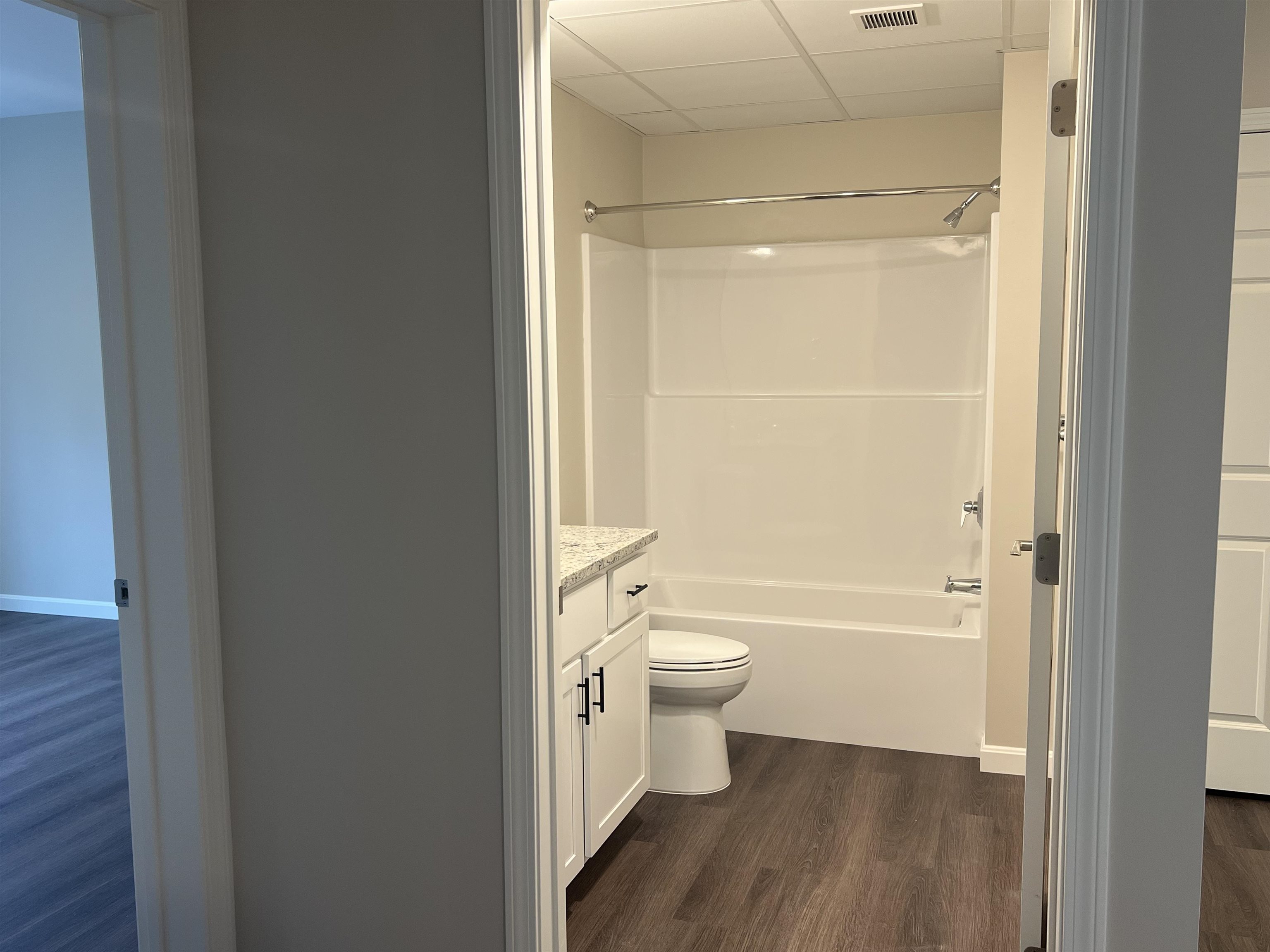 217 Rockingham Road, Unit 205 Londonderry, NH 03053 - Photo 5 of 12