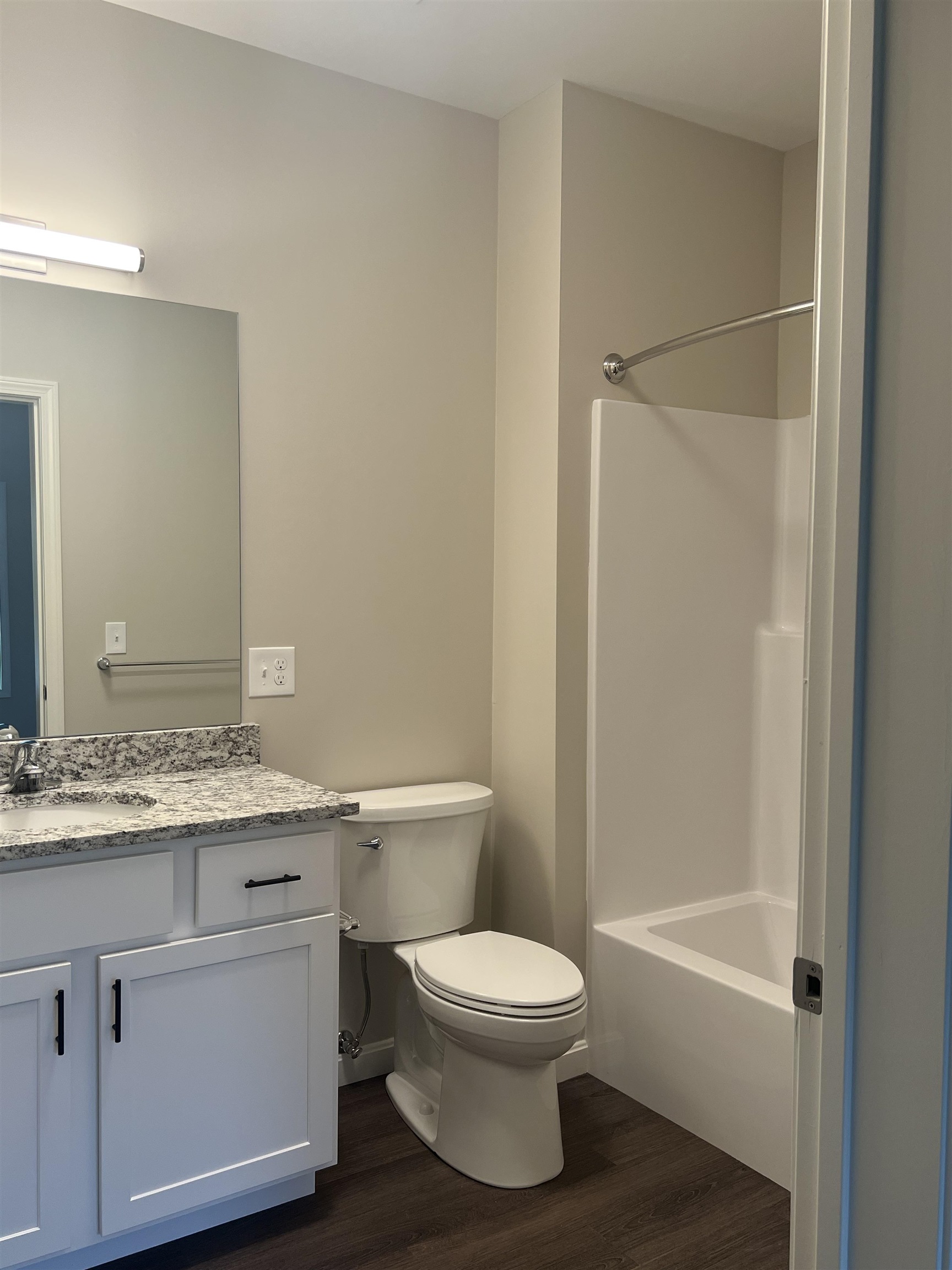 217 Rockingham Road, Unit 205 Londonderry, NH 03053 - Photo 9 of 12