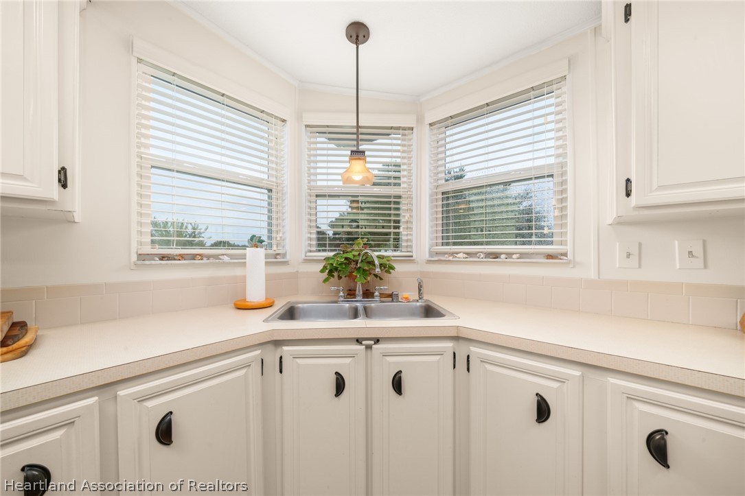 223 Hickory Ridge Drive Sebring, FL 33876 - Photo 12 of 43