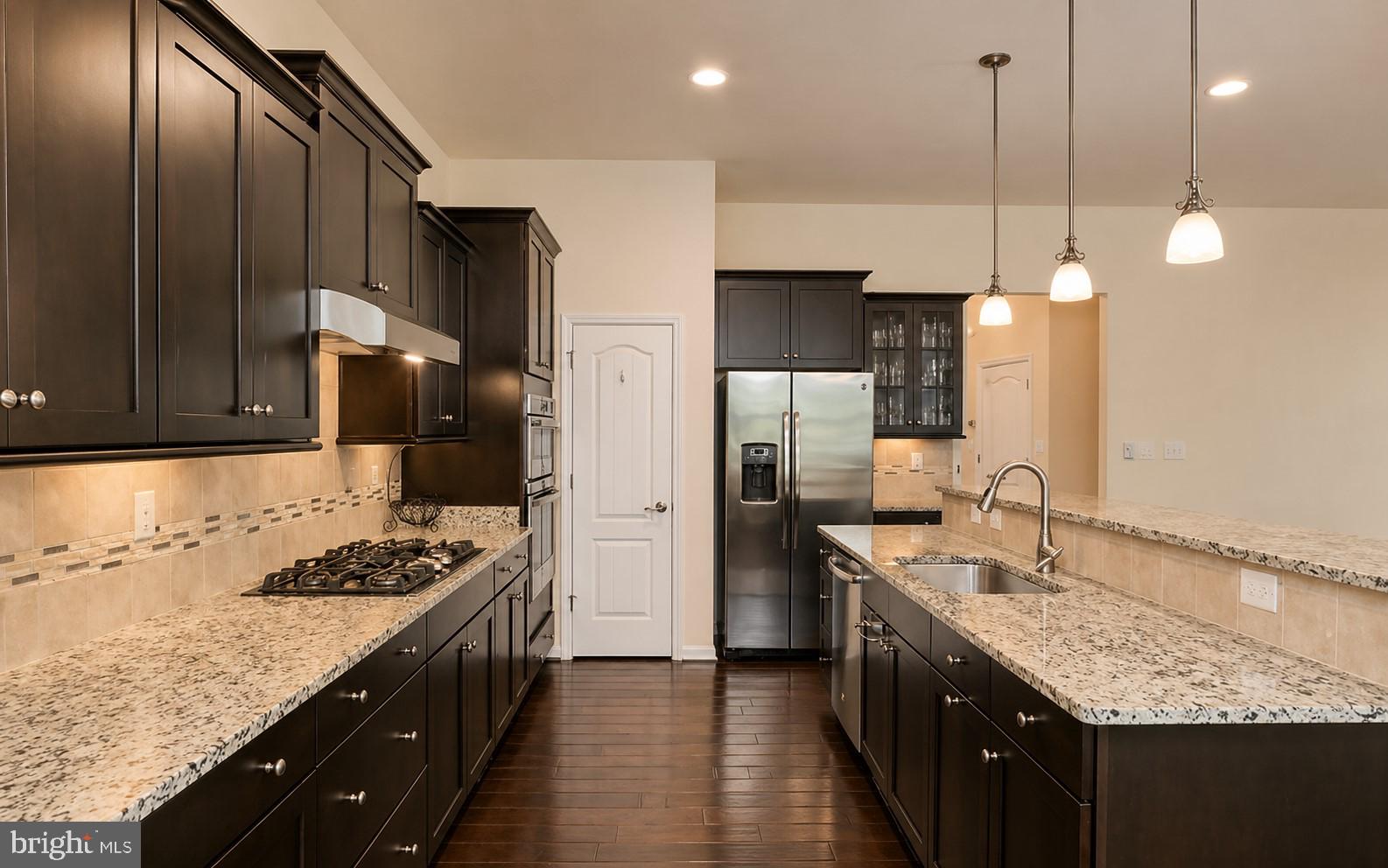 7303 Hayfield Road Alexandria, VA 22315 - Photo 10 of 39