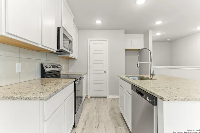 $309,000 | 310 West Evergreen Street, Unit 120, San Antonio, TX 78212