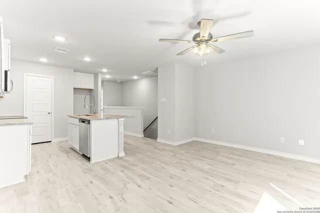 $309,000 | 310 West Evergreen Street, Unit 120, San Antonio, TX 78212