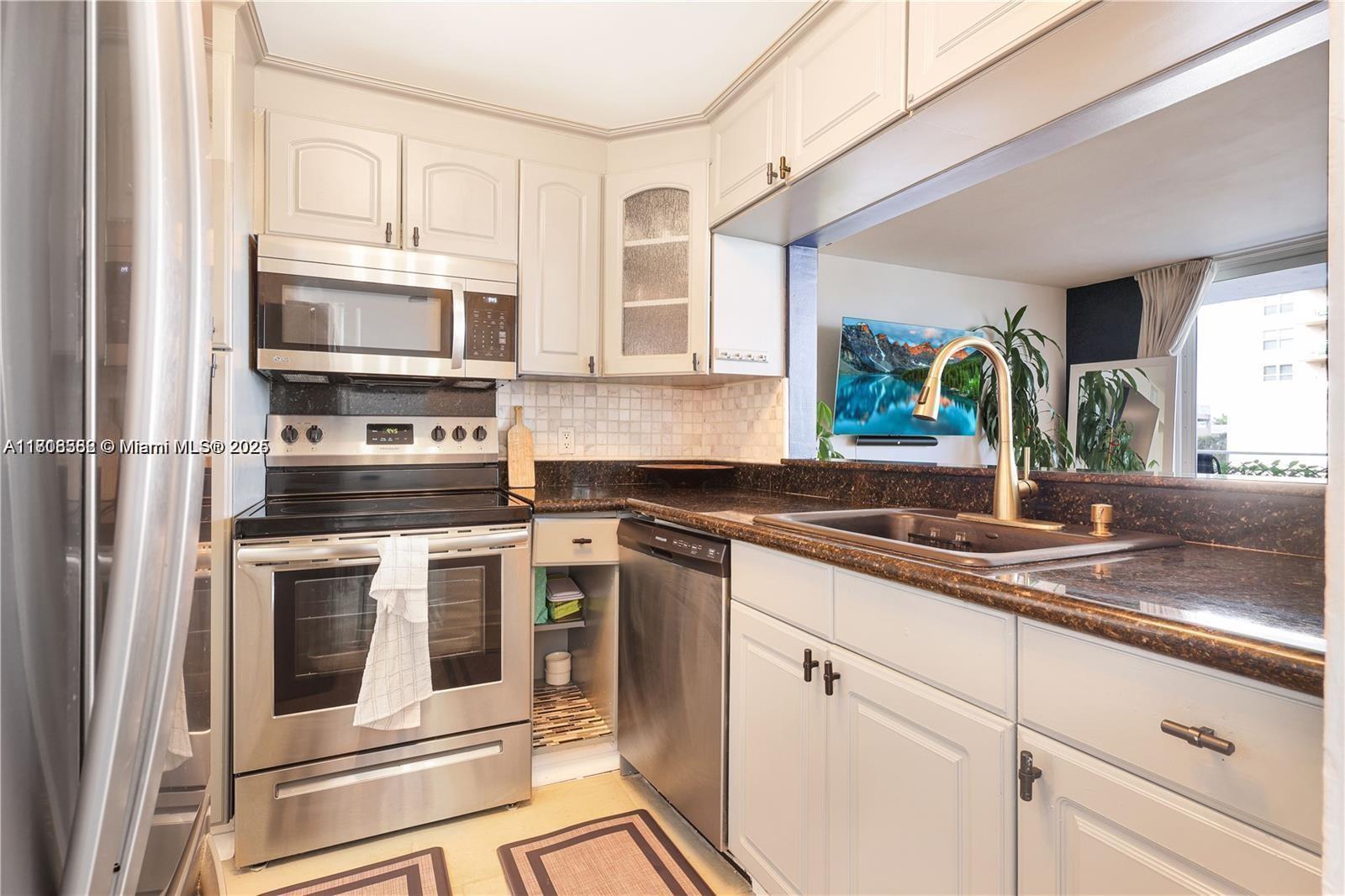 430 Golden Isles Drive, Unit 301 Hallandale Beach, FL 33009 - Photo 7 of 20