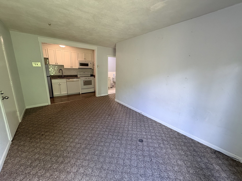 182 Swanson Road, Unit 324 Boxborough, MA 01719 - Photo 4 of 11