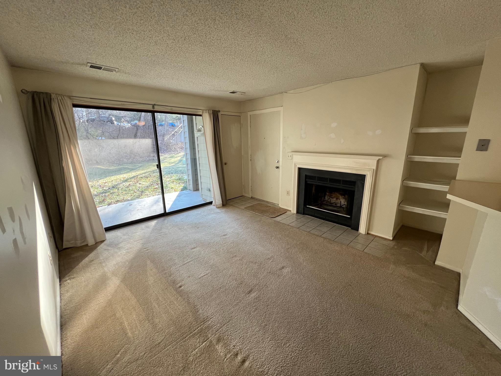 11715 Summerchase Circle Reston, VA 20194 - Photo 8 of 33 Gallery Image 8