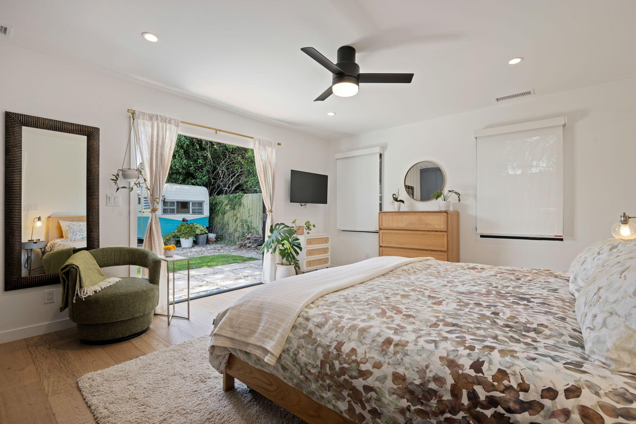 308 Cooper Road Santa Barbara, CA 93109 - Photo 12 of 29 Primary Bedroom
