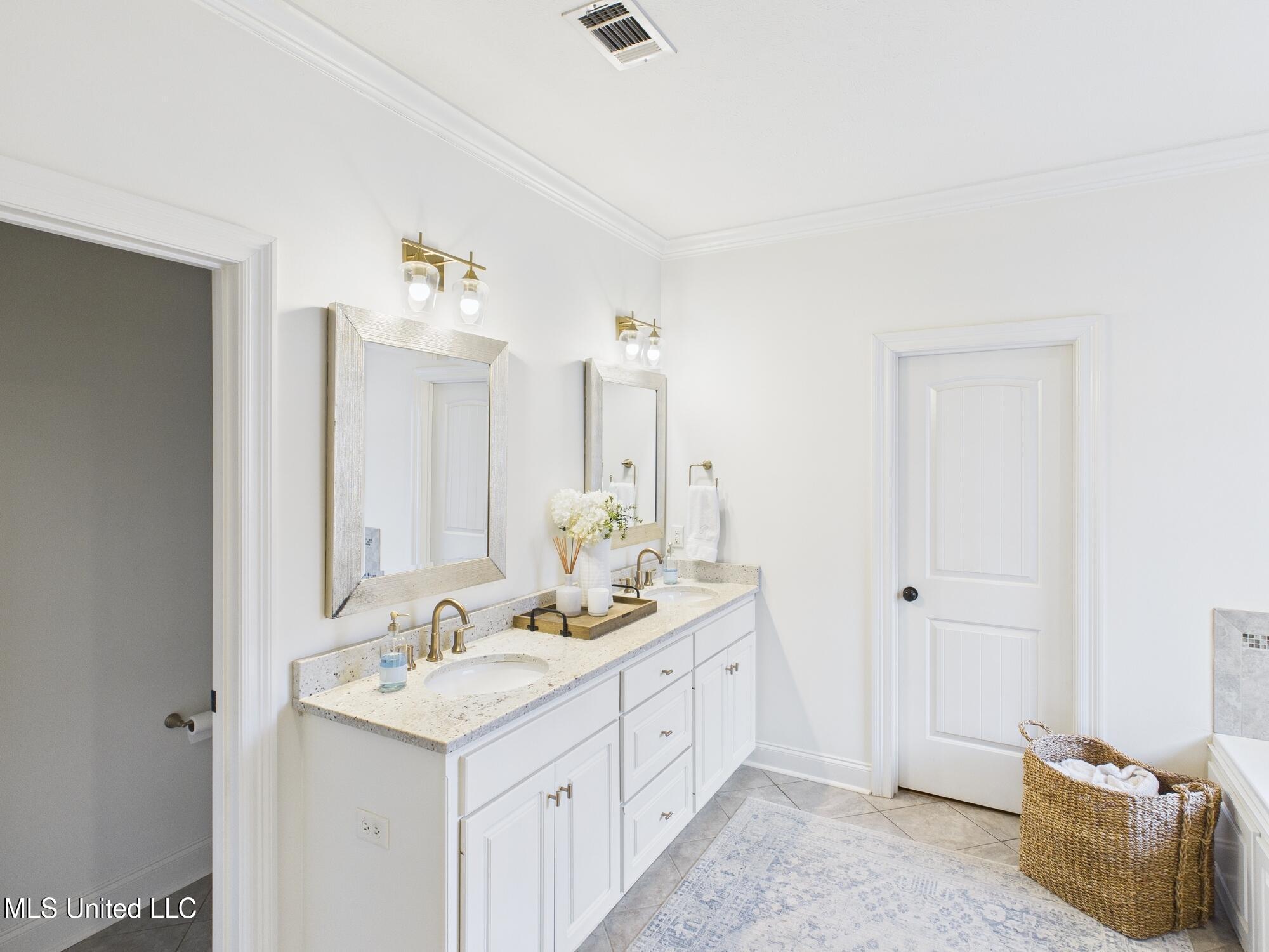 141 Fieldstone Lane Madison, MS 39110 - Photo 18 of 39 CAM02761G0-PR0045-STILL033