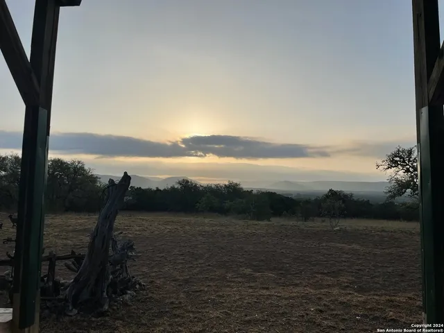 $223,000 | 337 Beulah Place, Utopia, TX 78884