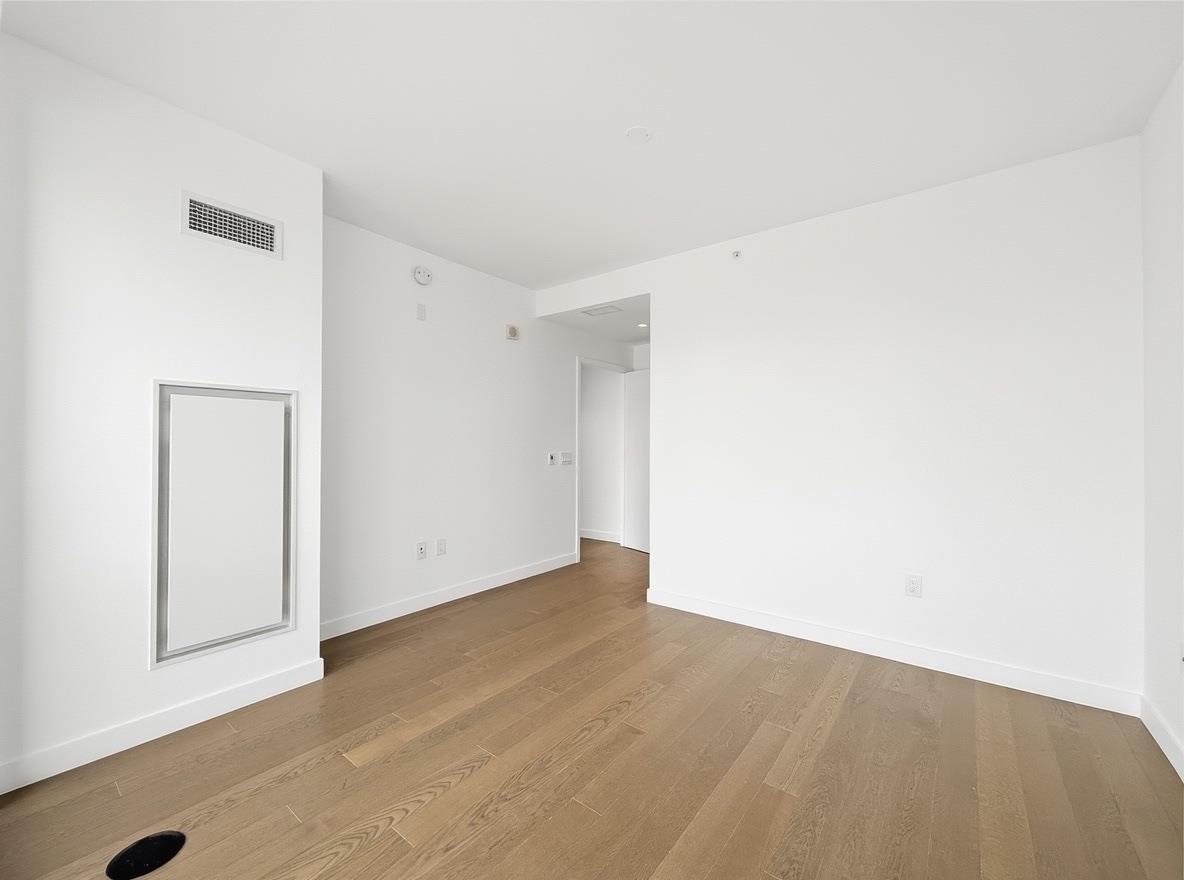 75 Park Lane South, Unit 3202 Jersey City, NJ 07310 - Photo 17 of 40 a view of an empty room